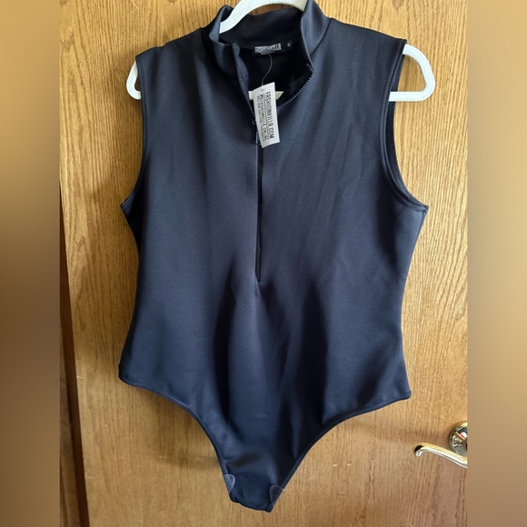 Fashionkilla Plus zip detail bodysuit in black NWT - Picture 5 of 8